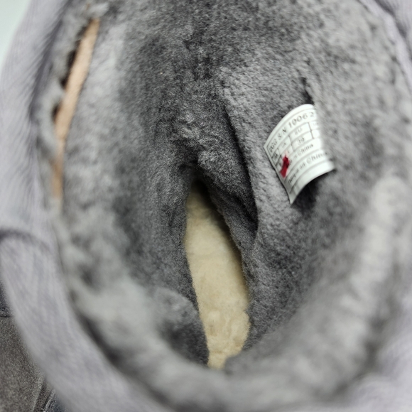 UGG I Heart Rock 'N Roll Grey Printed Hearts Black Studded Pull-On Short Boots - Picture 10 of 15